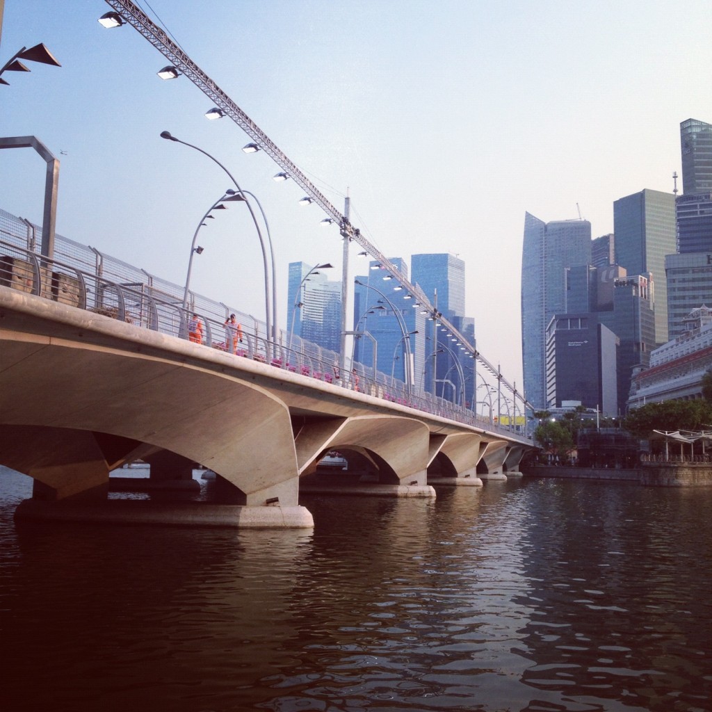 Run trough the Quay down from River Valley to Marina Bay.